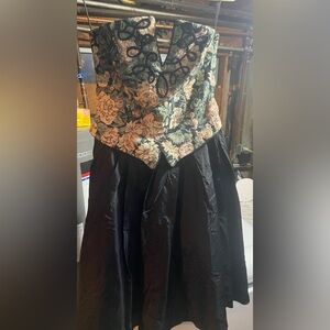 La glo strapless corset dress